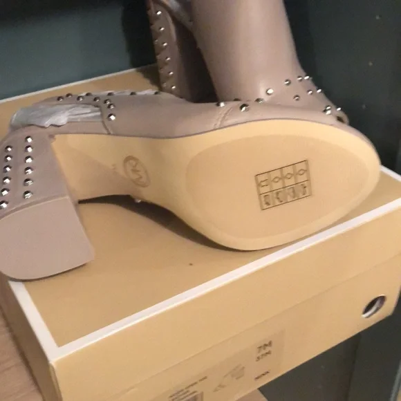 New mk astor booties. - Picture 4 of 4